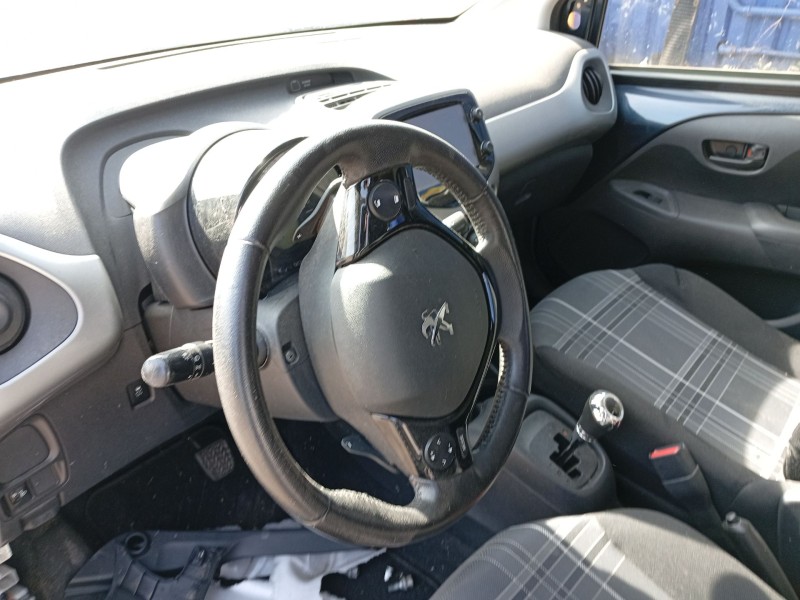 Recambio de volante para peugeot 108 1.0 vti referencia OEM IAM   
