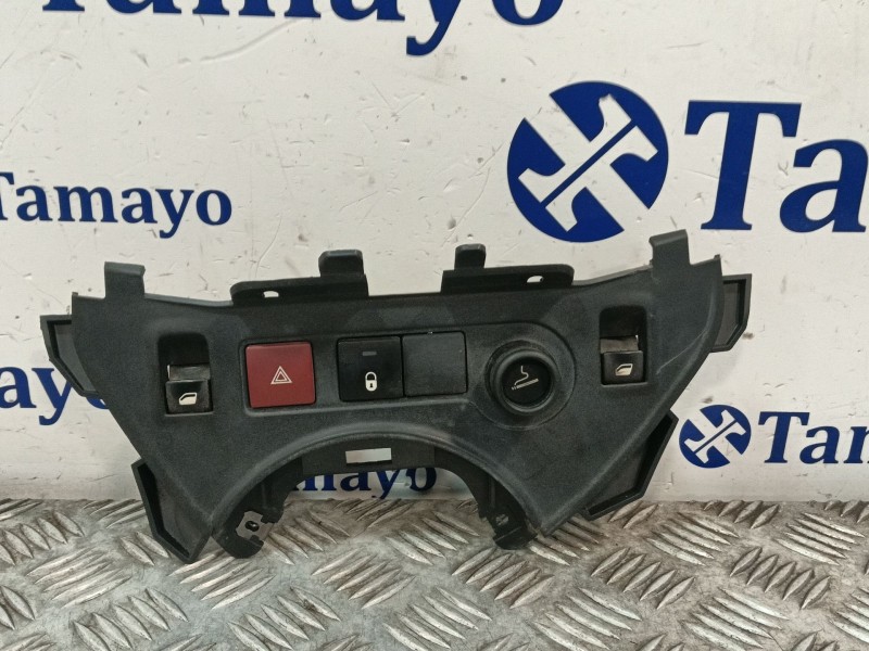 Recambio de warning para peugeot partner teppe referencia OEM IAM 9680931977  