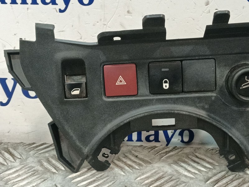 Recambio de warning para peugeot partner teppe referencia OEM IAM 9680931977  