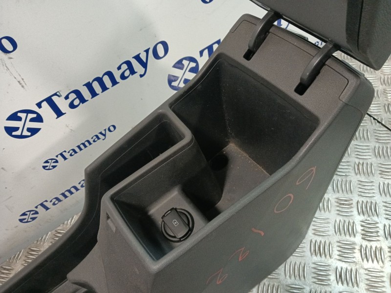 Recambio de consola central para hyundai ioniq (ae) 1.6 gdi hybrid referencia OEM IAM 84611G2000 84601G2030 84601G2070