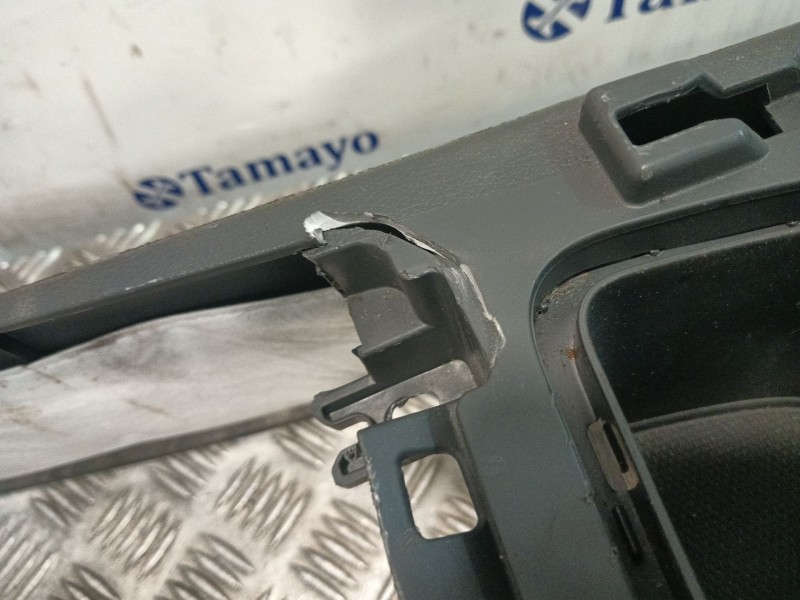 Recambio de consola central para hyundai ioniq (ae) 1.6 gdi hybrid referencia OEM IAM 84611G2000 84601G2030 84601G2070