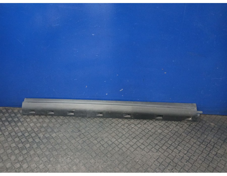 Recambio de spoiler talonera derecha para land rover discovery iv (l319) 3.0 sdv6 4x4 referencia OEM IAM DDJ00024  