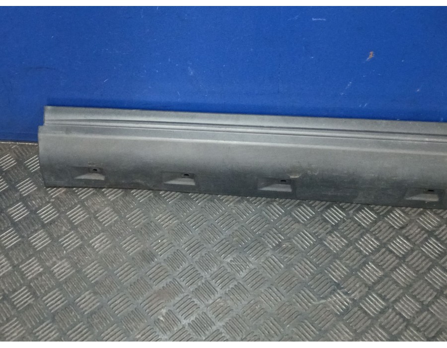 Recambio de spoiler talonera derecha para land rover discovery iv (l319) 3.0 sdv6 4x4 referencia OEM IAM DDJ00024  