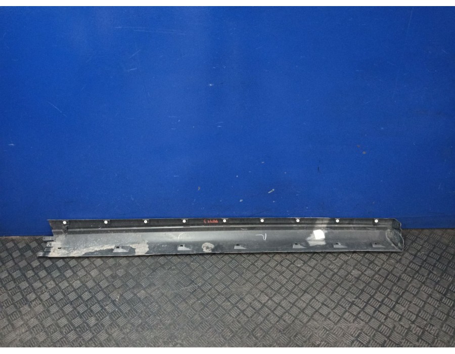Recambio de spoiler talonera derecha para land rover discovery iv (l319) 3.0 sdv6 4x4 referencia OEM IAM DDJ00024  