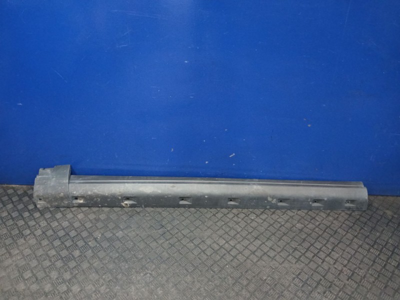Recambio de spoiler talonera izquierda para land rover discovery iv (l319) 3.0 sdv6 4x4 referencia OEM IAM DDJ00025  
