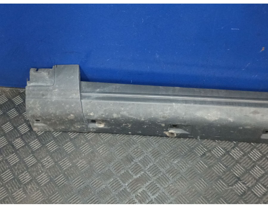 Recambio de spoiler talonera izquierda para land rover discovery iv (l319) 3.0 sdv6 4x4 referencia OEM IAM DDJ00025  