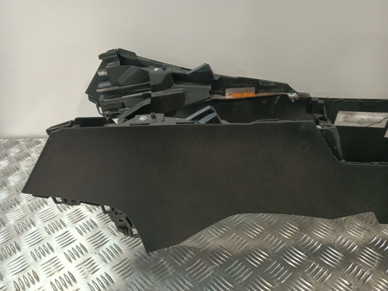 Recambio de consola central para mazda cx-3 (dk) 2.0 skyactiv-g (dk5w, dk6w) referencia OEM IAM D10S64421  