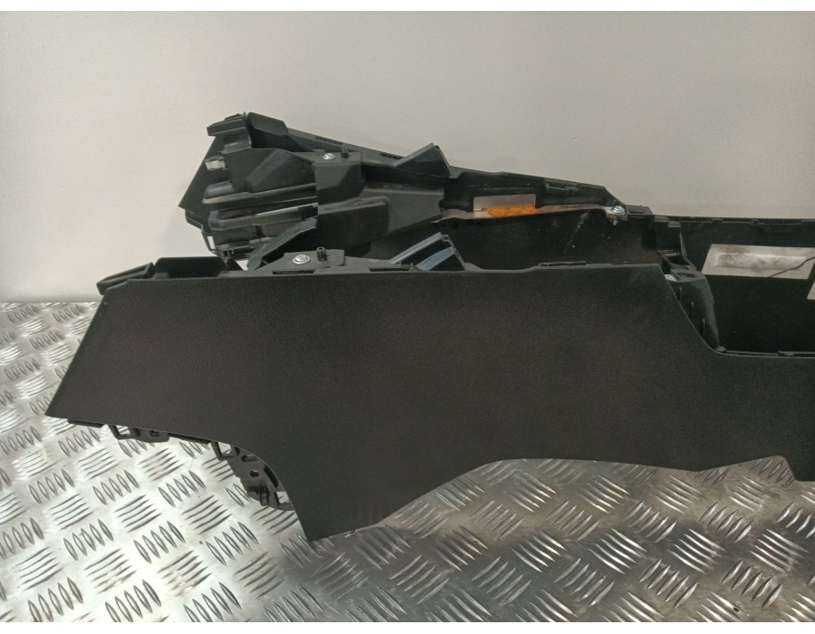 Recambio de consola central para mazda cx-3 (dk) 2.0 skyactiv-g (dk5w, dk6w) referencia OEM IAM D10S64421  