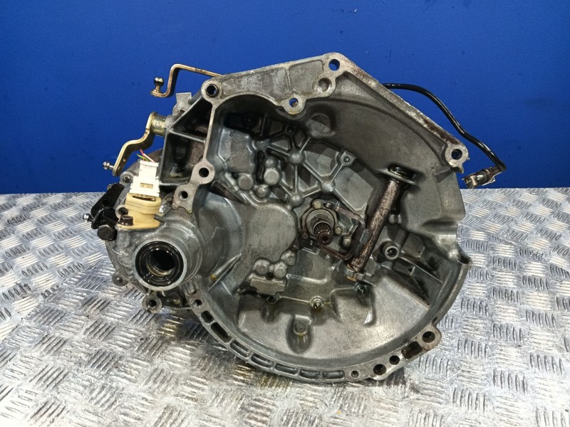 Recambio de caja cambios para peugeot 206 berlina 1.6 referencia OEM IAM 20CD70  