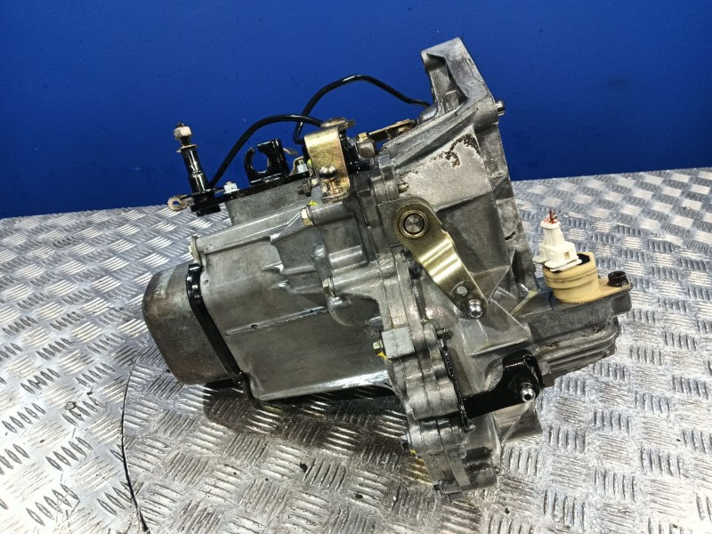 Recambio de caja cambios para peugeot 206 berlina 1.6 referencia OEM IAM 20CD70  