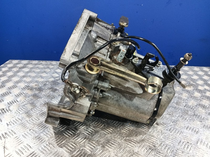 Recambio de caja cambios para peugeot 206 berlina 1.6 referencia OEM IAM 20CD70  