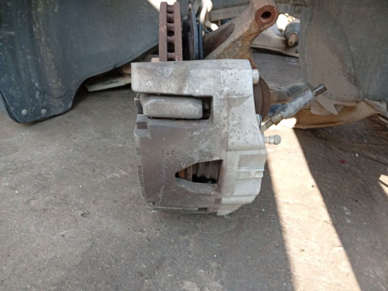 Recambio de pinza freno delantera derecha para volvo xc90 2.5 20v turbo cat referencia OEM IAM 8602858  