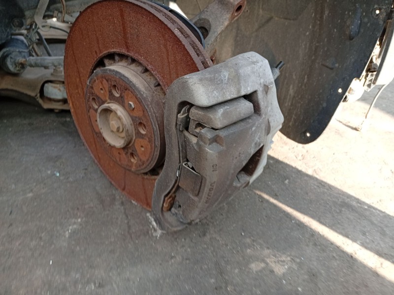 Recambio de pinza freno delantera derecha para volvo xc90 2.5 20v turbo cat referencia OEM IAM 8602858  
