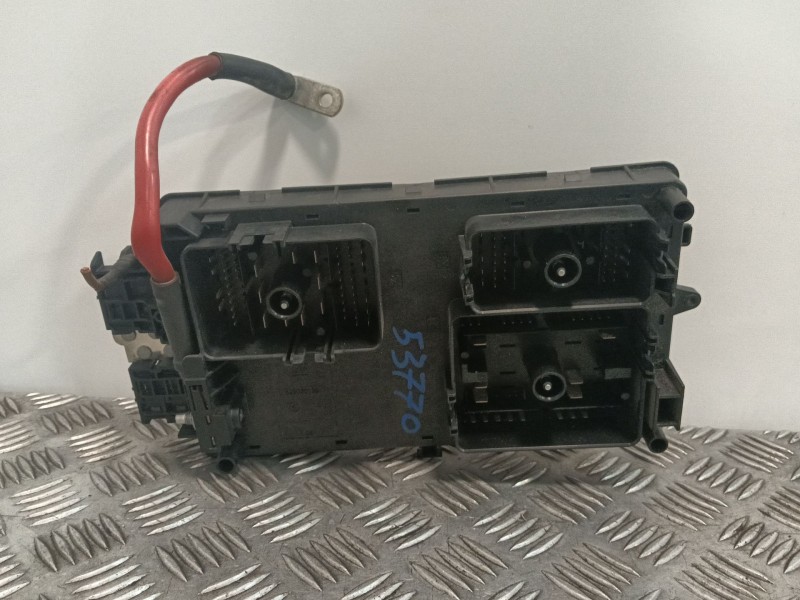 Recambio de caja reles / fusibles para opel insignia berlina 2.0 cdti cat referencia OEM IAM 13255300 529050199 