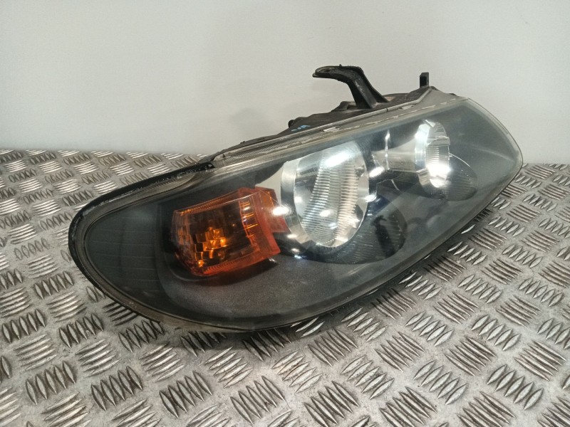 Recambio de faro derecho para nissan almera ii hatchback (n16) 1.5 dci referencia OEM IAM 26010BN66A  