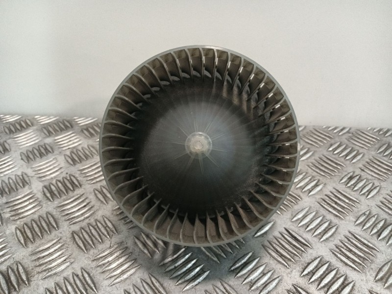 Recambio de motor calefaccion para opel insignia berlina 2.0 cdti cat referencia OEM IAM 5242673401  