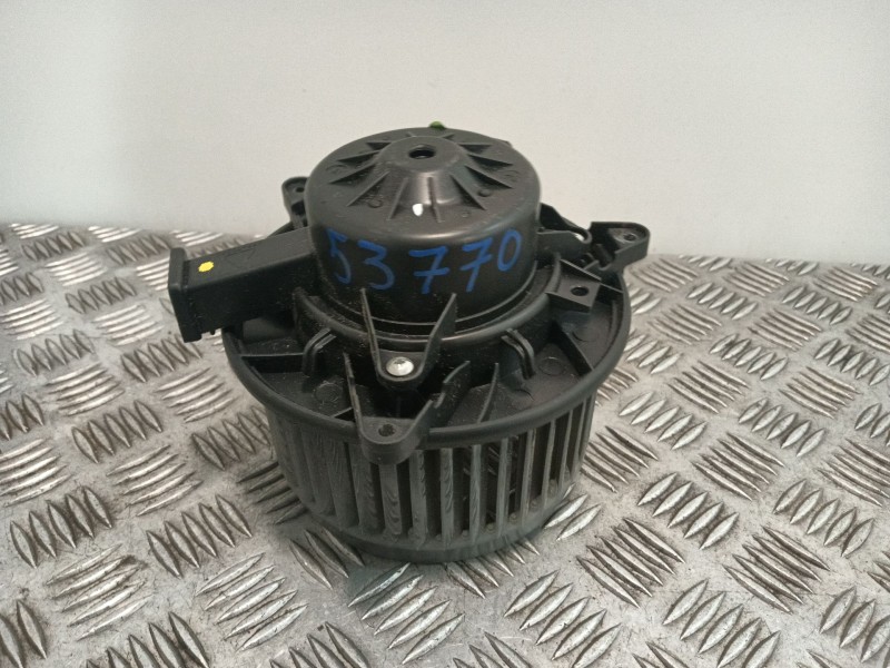 Recambio de motor calefaccion para opel insignia berlina 2.0 cdti cat referencia OEM IAM 5242673401  