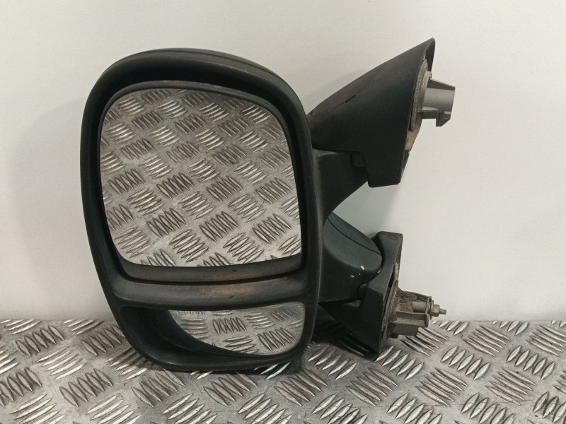 Recambio de retrovisor izquierdo para opel vivaro a furgoneta (x83) 1.9 dti (f7) referencia OEM IAM   