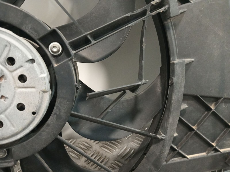 Recambio de electroventilador para volvo v50 familiar 1.6 diesel cat referencia OEM IAM 3M5H8C607RD 1137328148 3135103546