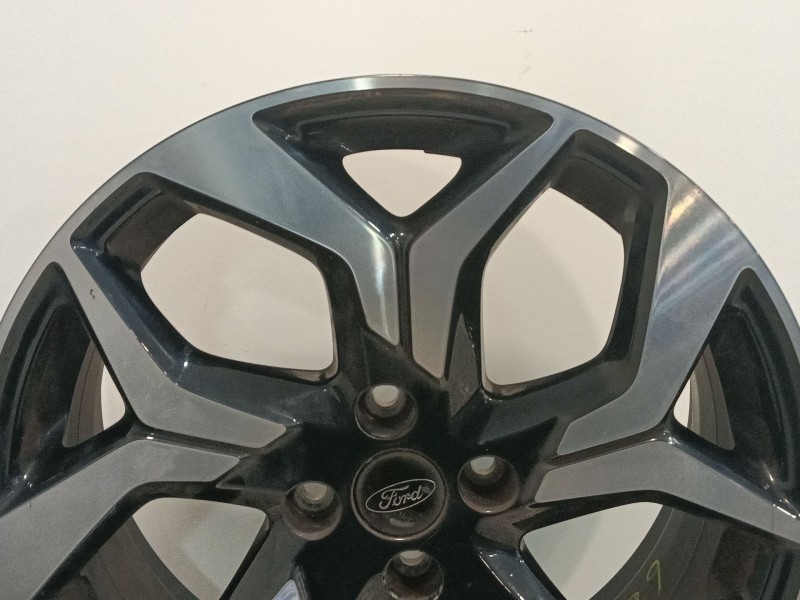 Recambio de llanta para ford ecosport 1.0 ecoboost referencia OEM IAM MN1C-BA  