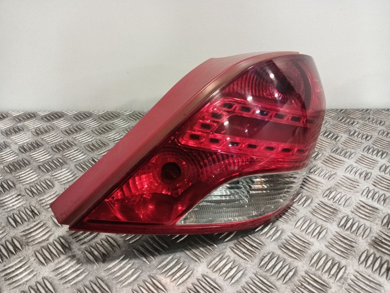 Recambio de piloto trasero derecho para peugeot 207/207+ (wa_, wc_) 1.6 hdi referencia OEM IAM 968656598000  
