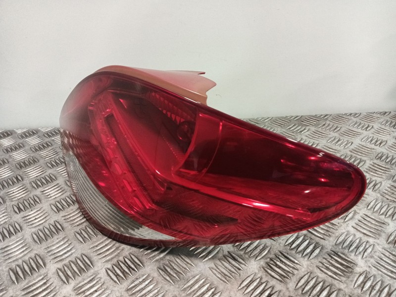 Recambio de piloto trasero derecho para peugeot 207/207+ (wa_, wc_) 1.6 hdi referencia OEM IAM 968656598000  