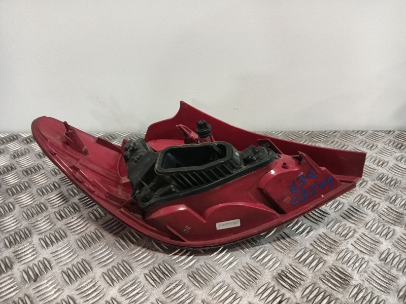 Recambio de piloto trasero derecho para peugeot 207/207+ (wa_, wc_) 1.6 hdi referencia OEM IAM 968656598000  