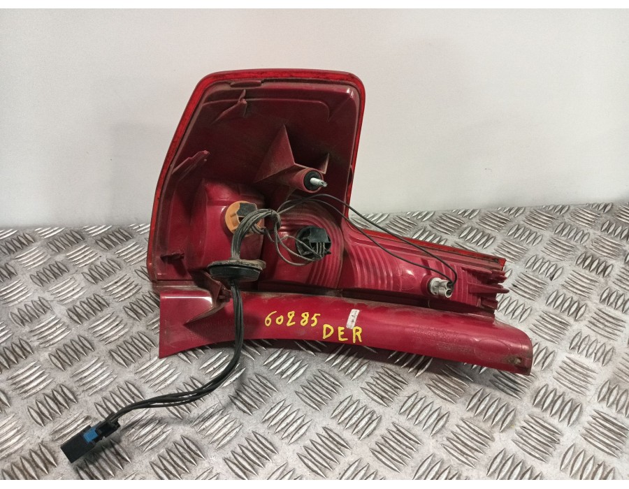 Recambio de piloto trasero derecho para citroën c4 ii (nc_) 1.6 hdi 90 referencia OEM IAM 9655863980  