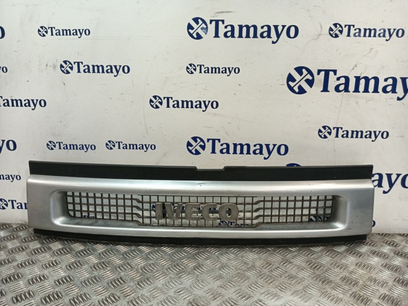 Recambio de rejilla delantera para iveco daily cabina 35c11 referencia OEM IAM A504225178  