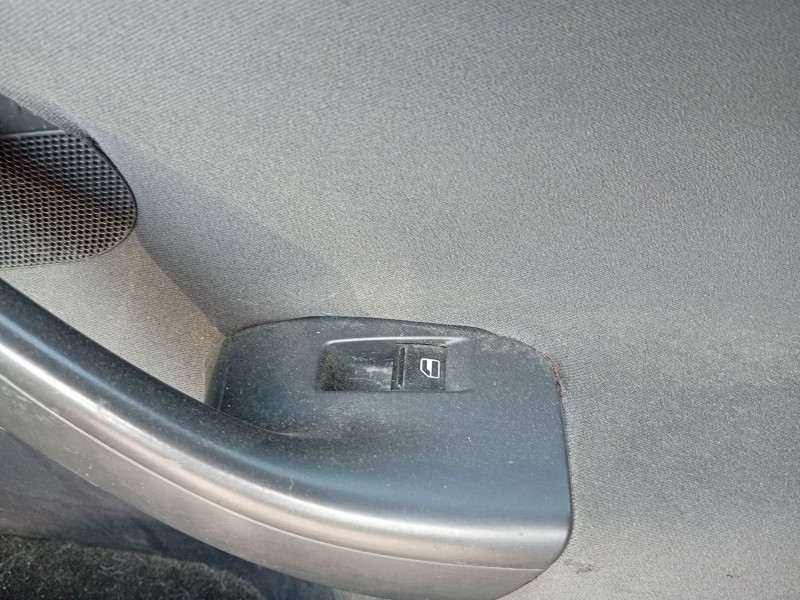 Recambio de mando elevalunas delantero derecho para volkswagen golf v (1k1) 2.0 tdi referencia OEM IAM 7L6959855CREH  