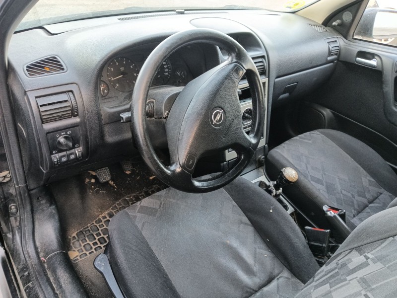 opel astra g hatchback (t98) del año 2001