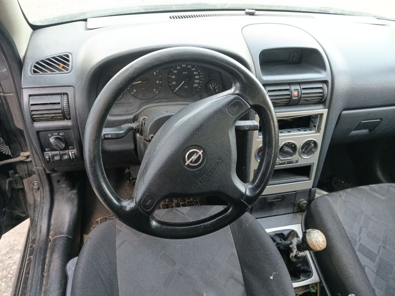 opel astra g hatchback (t98) del año 2001