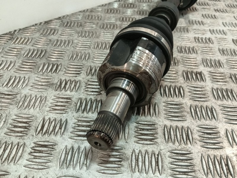 Recambio de transmision delantera izquierda para kia carnival referencia OEM IAM 07D2328B  