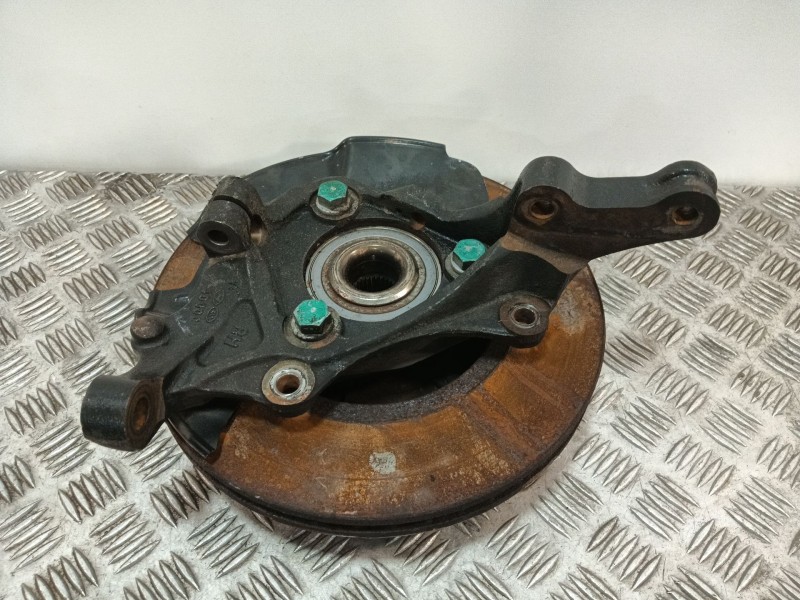 Recambio de mangueta delantera derecha para kia carnival referencia OEM IAM   