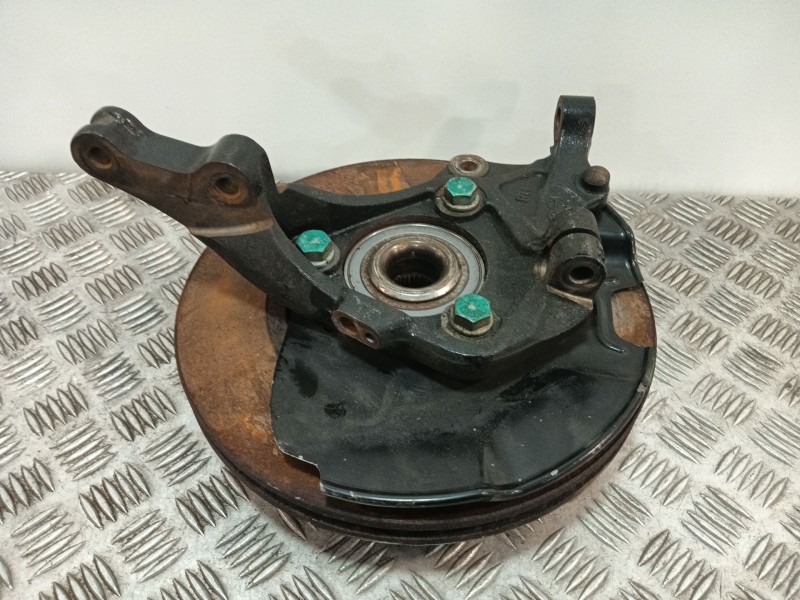 Recambio de mangueta delantera derecha para kia carnival referencia OEM IAM   