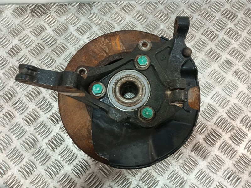 Recambio de mangueta delantera derecha para kia carnival referencia OEM IAM   