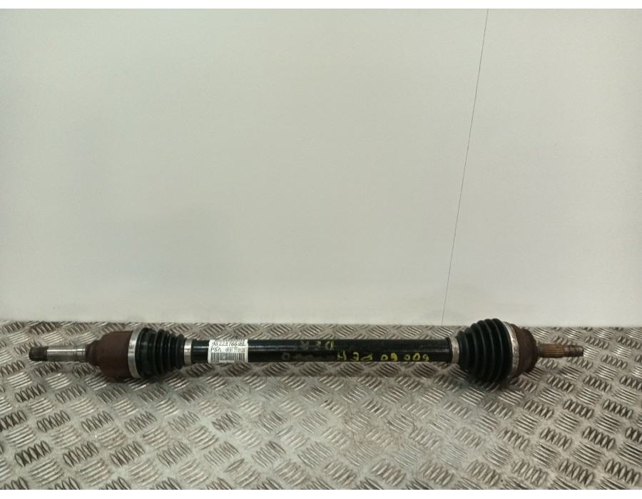 Recambio de transmision delantera derecha para citroën c3 iii (sx) 1.2 puretech 82 referencia OEM IAM 9677476680  