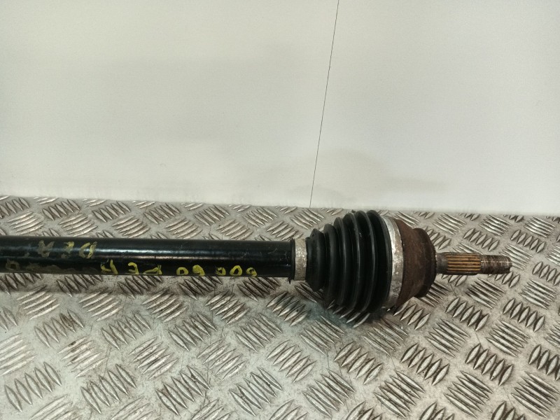 Recambio de transmision delantera derecha para citroën c3 iii (sx) 1.2 puretech 82 referencia OEM IAM 9677476680  