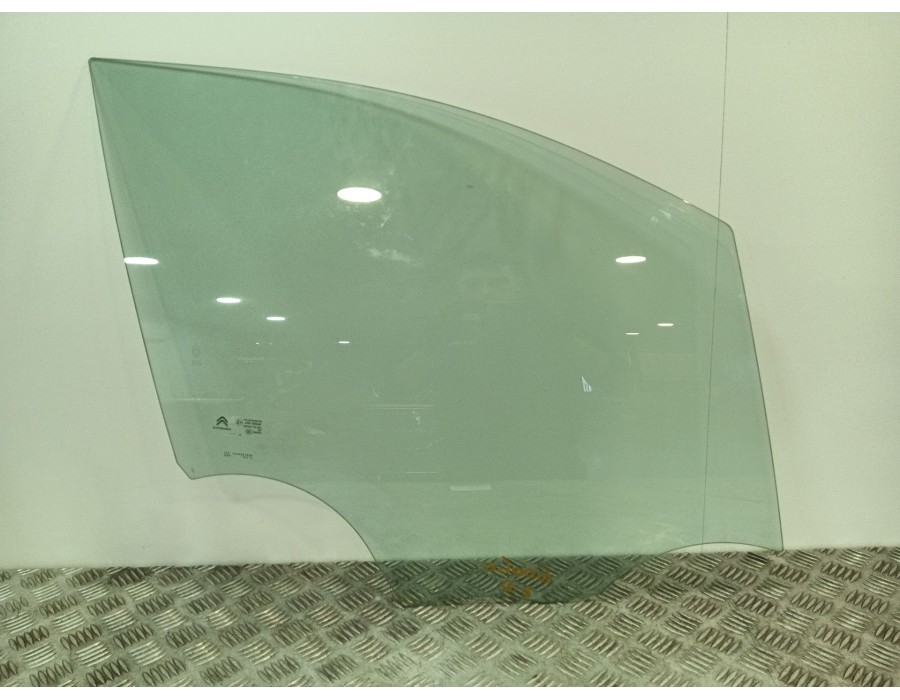 Recambio de luna delantera derecha para citroën c3 iii (sx) 1.2 puretech 82 referencia OEM IAM 9813022480  