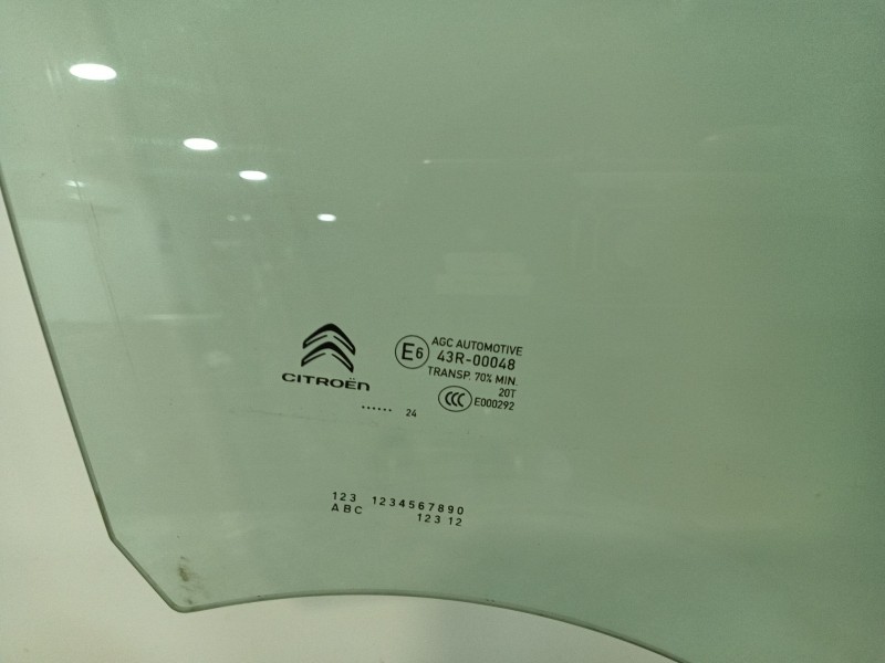 Recambio de luna delantera derecha para citroën c3 iii (sx) 1.2 puretech 82 referencia OEM IAM 9813022480  