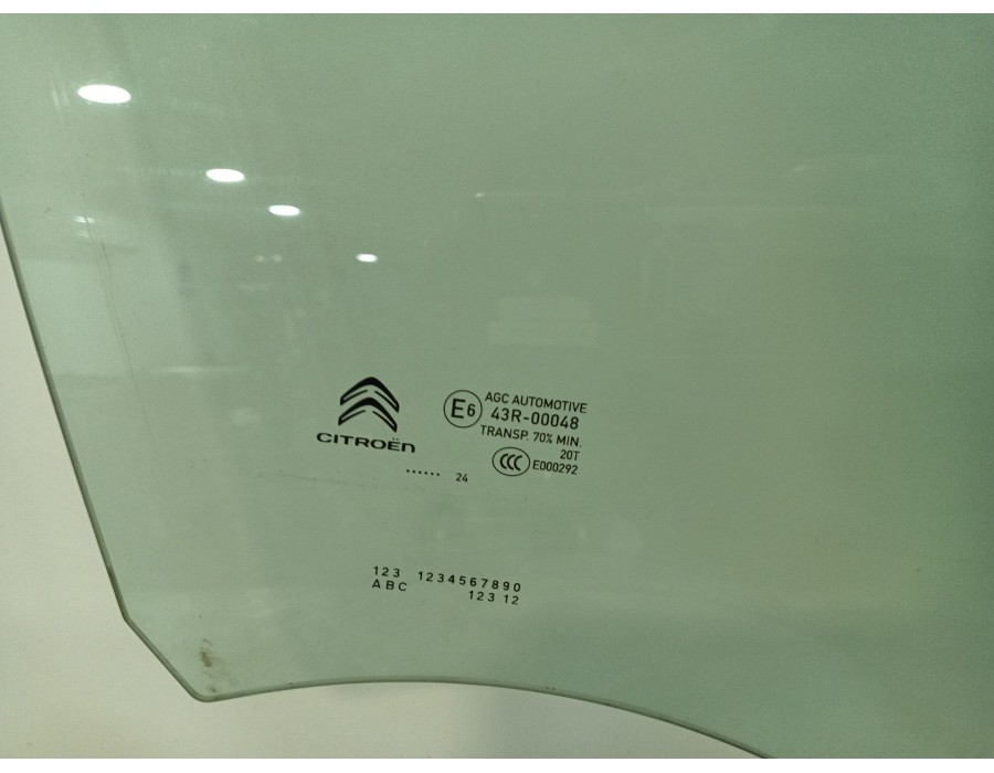 Recambio de luna delantera derecha para citroën c3 iii (sx) 1.2 puretech 82 referencia OEM IAM 9813022480  