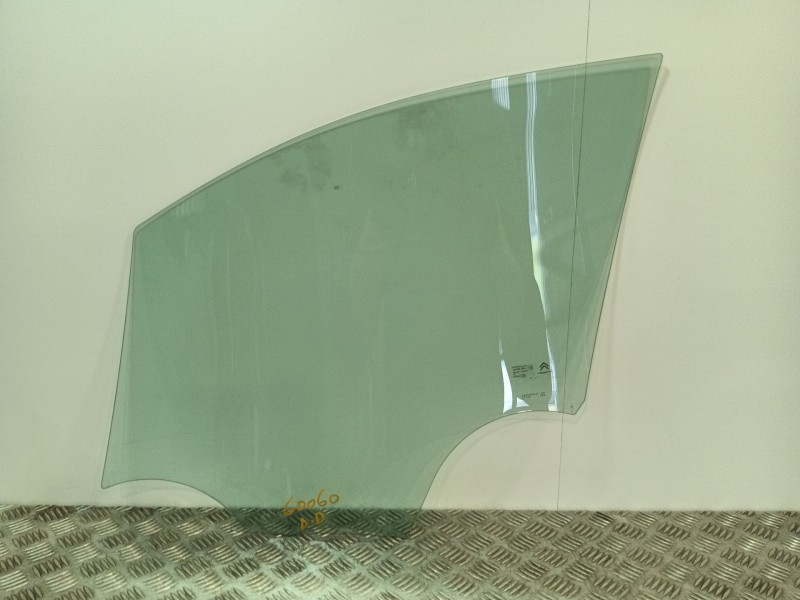 Recambio de luna delantera derecha para citroën c3 iii (sx) 1.2 puretech 82 referencia OEM IAM 9813022480  