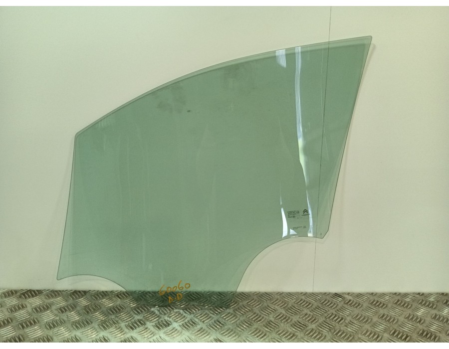Recambio de luna delantera derecha para citroën c3 iii (sx) 1.2 puretech 82 referencia OEM IAM 9813022480  