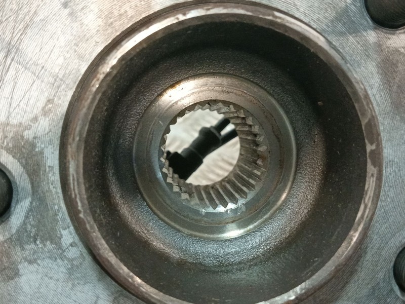 Recambio de mangueta delantera izquierda para land rover discovery iv (l319) 3.0 sdv6 4x4 referencia OEM IAM AH223K186A  