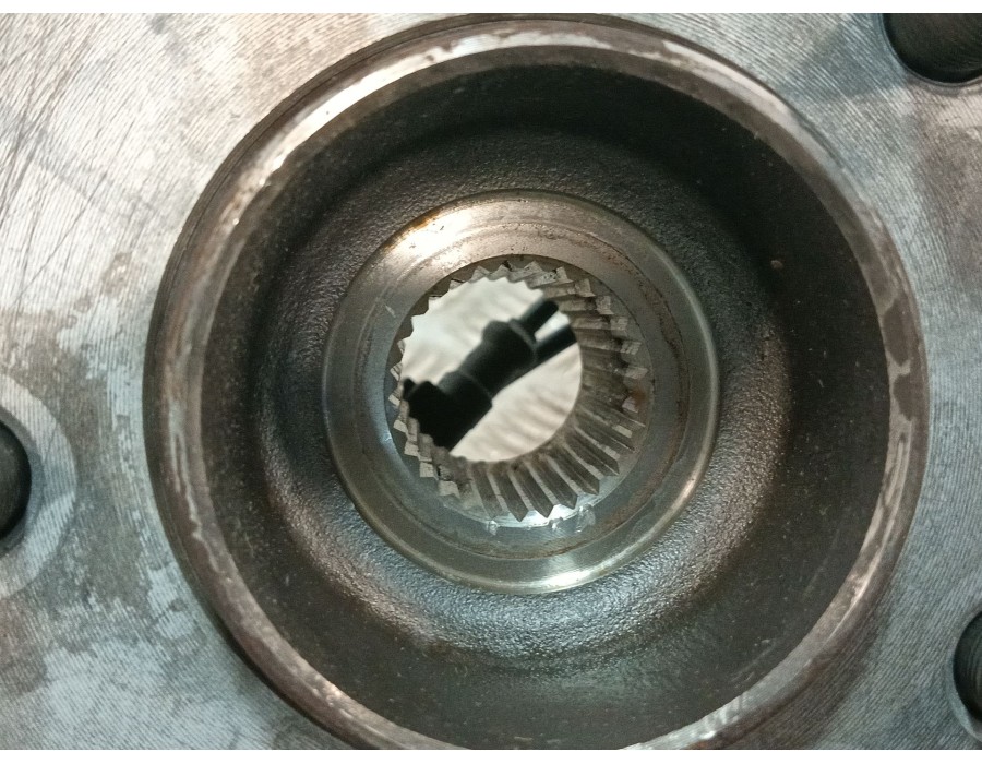 Recambio de mangueta delantera izquierda para land rover discovery iv (l319) 3.0 sdv6 4x4 referencia OEM IAM AH223K186A  