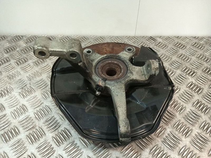 Recambio de mangueta delantera derecha para mercedes-benz clase b (w245) 2.0 cdi cat referencia OEM IAM   