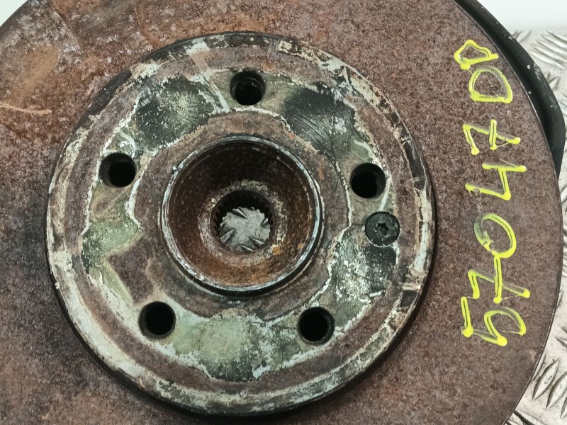 Recambio de mangueta delantera derecha para mercedes-benz clase b (w245) 2.0 cdi cat referencia OEM IAM   