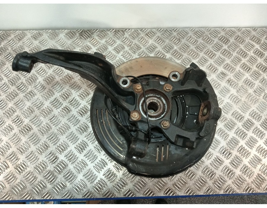 Recambio de mangueta delantera derecha para land rover discovery iv (l319) 3.0 sdv6 4x4 referencia OEM IAM AH223K185AC  
