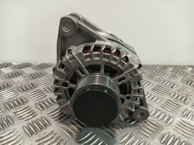 Recambio de alternador para hyundai h350 furgoneta 2.5 crdi referencia OEM IAM 373004A900 LRA04363 
