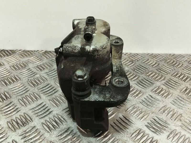 Recambio de pinza freno delantera derecha para kia carnival referencia OEM IAM BK4VQ16  
